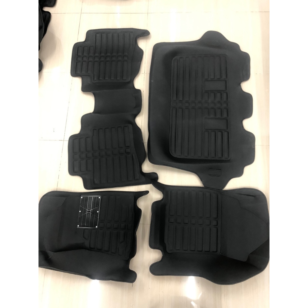 4PCS Karpet Karet Alas Lantai Mobil Untuk Toyota INNOVA 2016 2017 2018 2019 2020 2021 2022  Karpet Mobil Toyota INNOVA 3 Baris Premium Sporty Karpet Mobil Hitam Automobile Interior Accessories