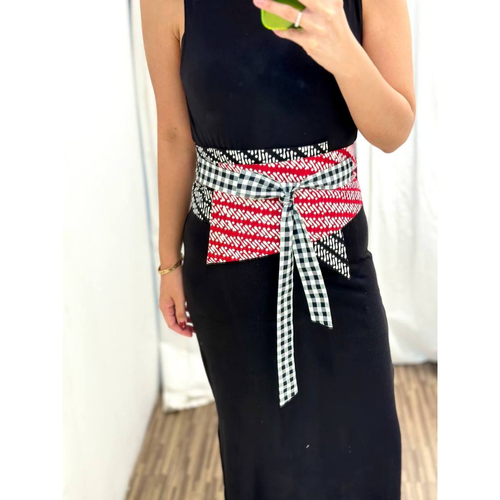 Egni. Batik. Obi. Kanya obi. Merah hitam