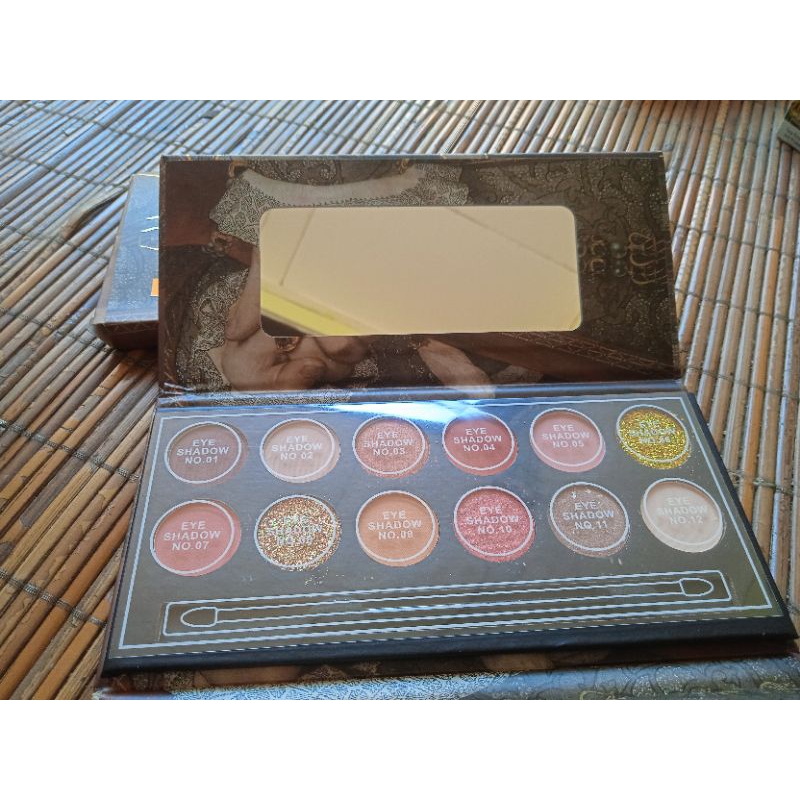Lameila Art Silky Eyeshadow Palette