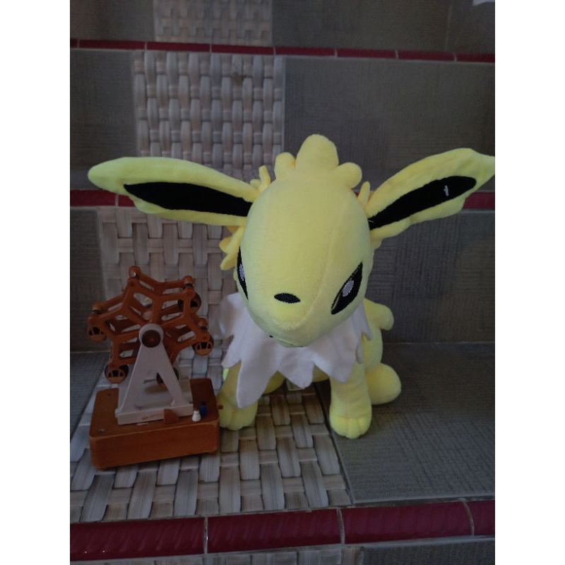 preloved boneka pokemon jelteon, miniso, miniso life
