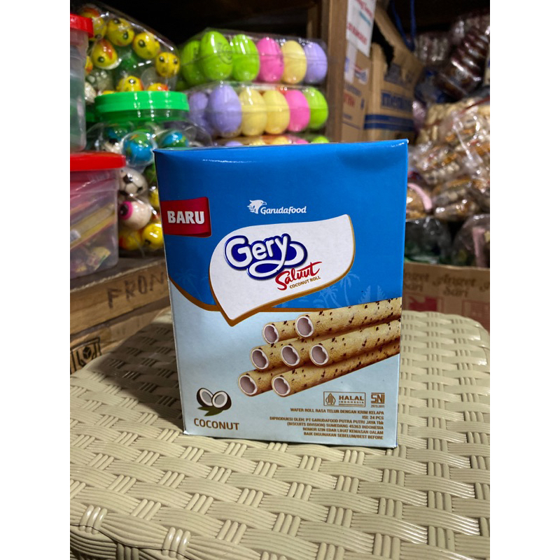 

Gery Saluut Coconut Roll box isi 24