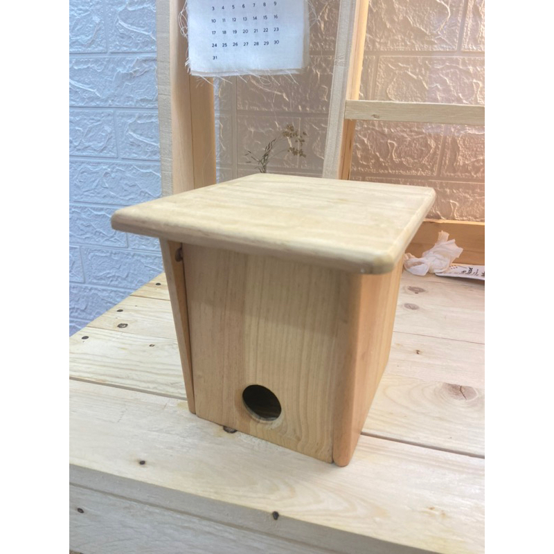 preloved Lettering and Life Wooden Garage dengan Tutup Mainan Anak Tempat Penyimpanan Mobil Kayu Gar