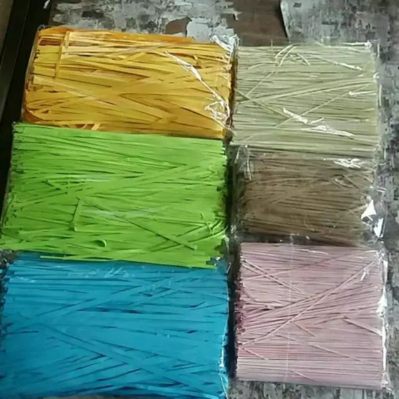 

50 GR Kertas Cacah/serut, Potong, hampers, hadiah, packing buah, kado