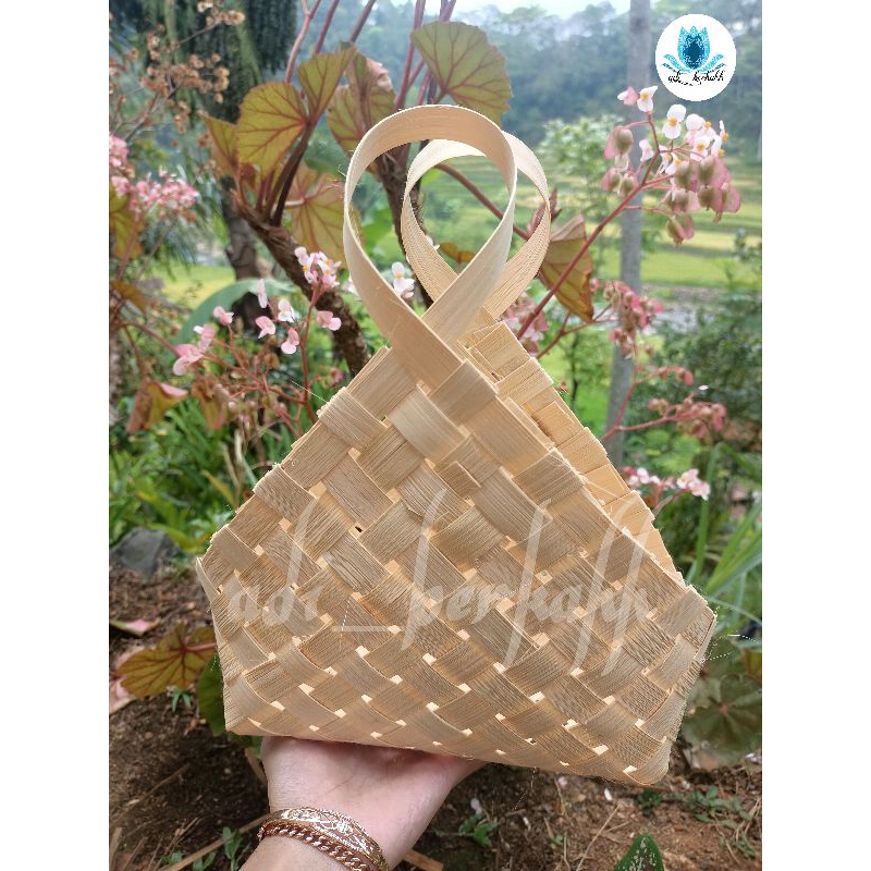 tas anyaman bambu untuk souvenir