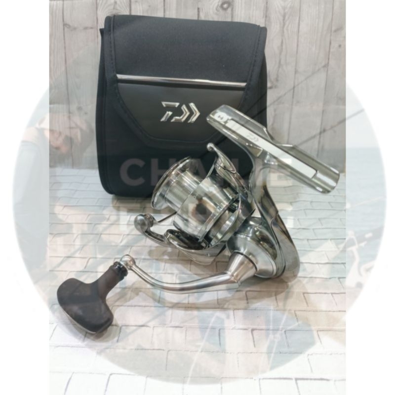 Reel Daiwa Exist LT 2022 3000-H G • PC 2500D-H