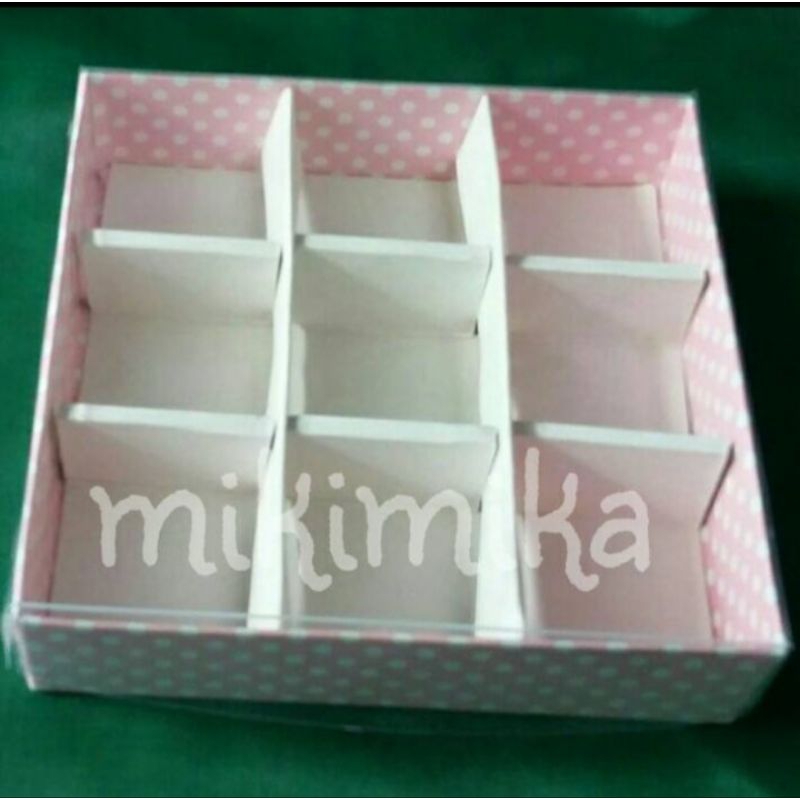 

Kotak coklat pink isi 9 10.5x10.5x2.5