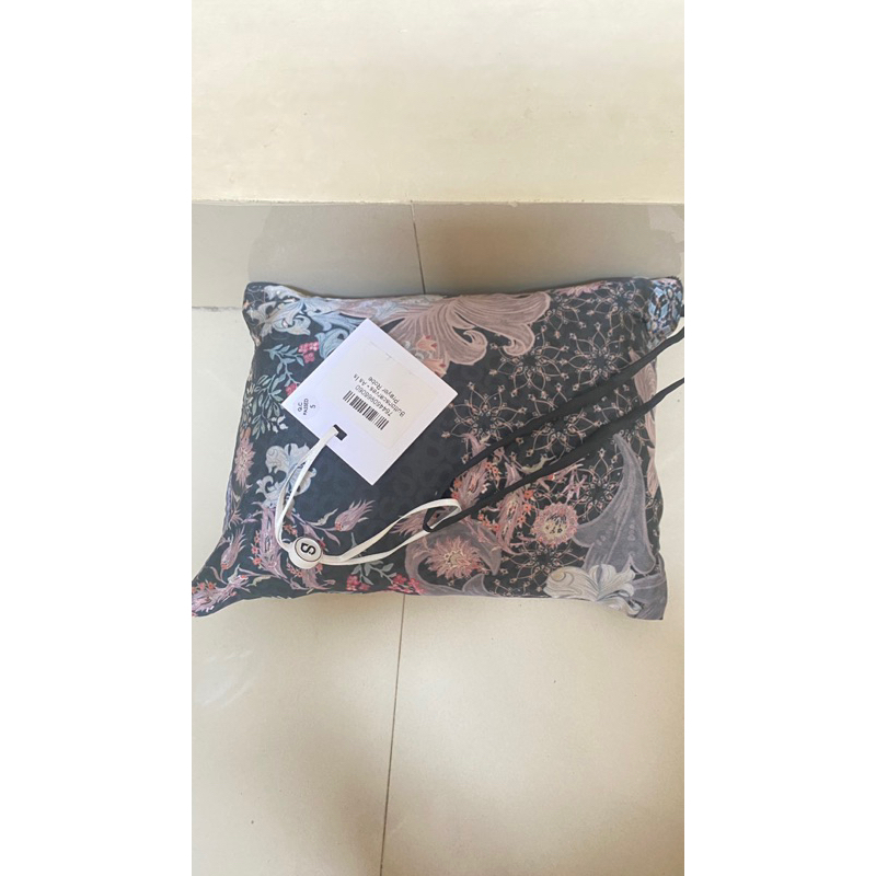 Buttonscarves Prayer robe Topkapi black