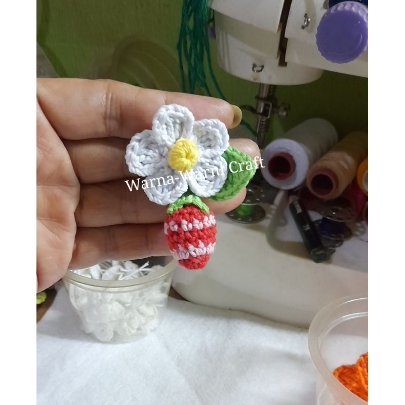 Bros Rajut bunga Strawberry/Bros Bunga Rajut