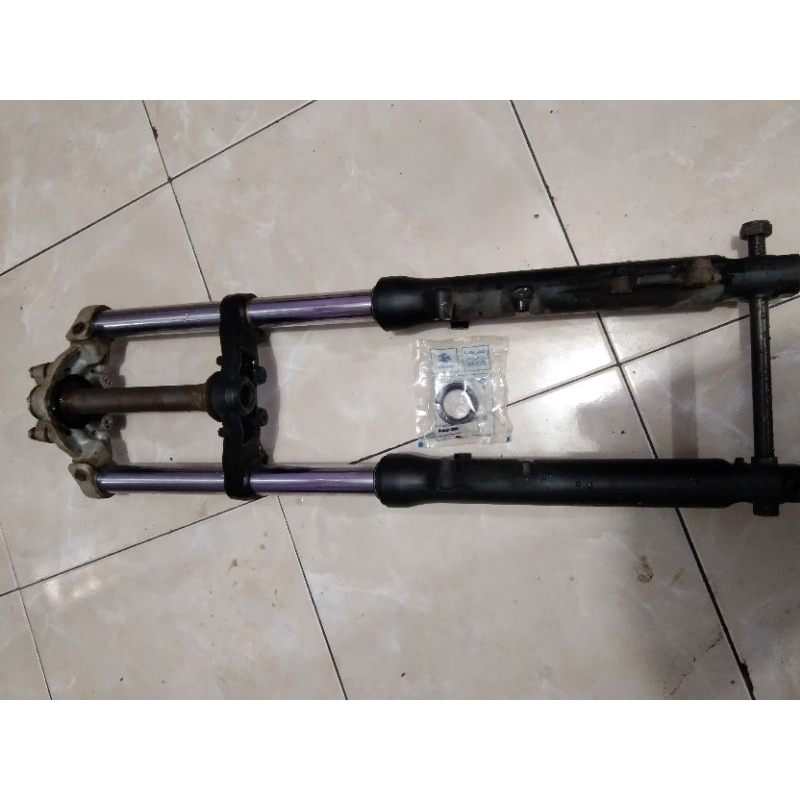 shock depan bajaj Pulsar as 33