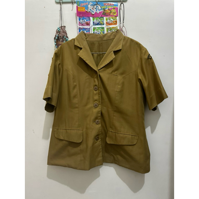Preloved seragam PNS khaki pendek wanita (atasan dan bawahan)
