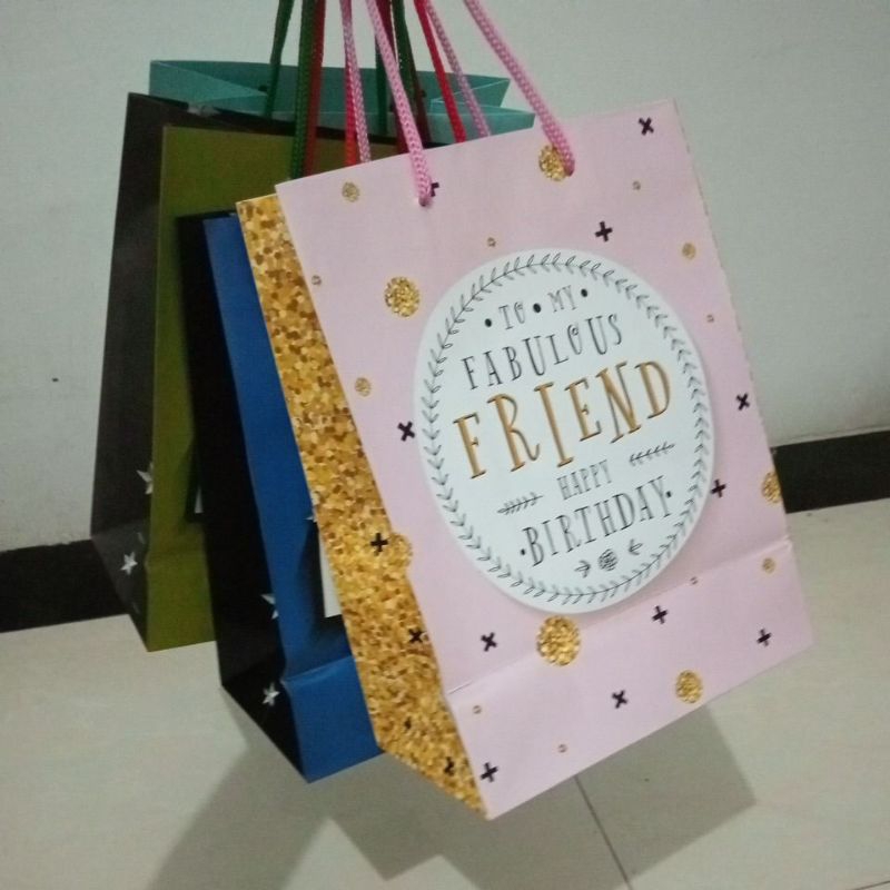 

paperbag ulta. uk 18*23*10. bahan kertas laminasi