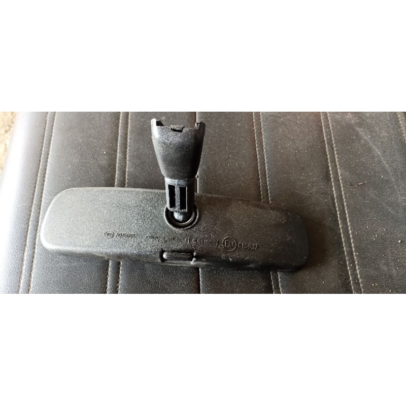 spion dalem tengah livina