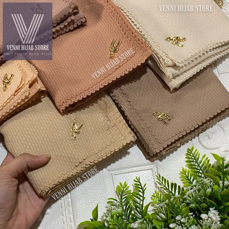 (Dapat 10pcs) NUR CHEK WAFFLE LOGO PLATGOLD ORIGINAL AZARA // VENNI HIJAB STORE GROSIR