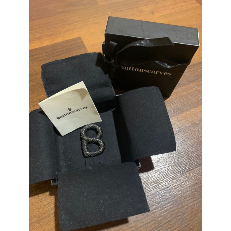 Preloved Buttonscarves Signature Swirled Brooch