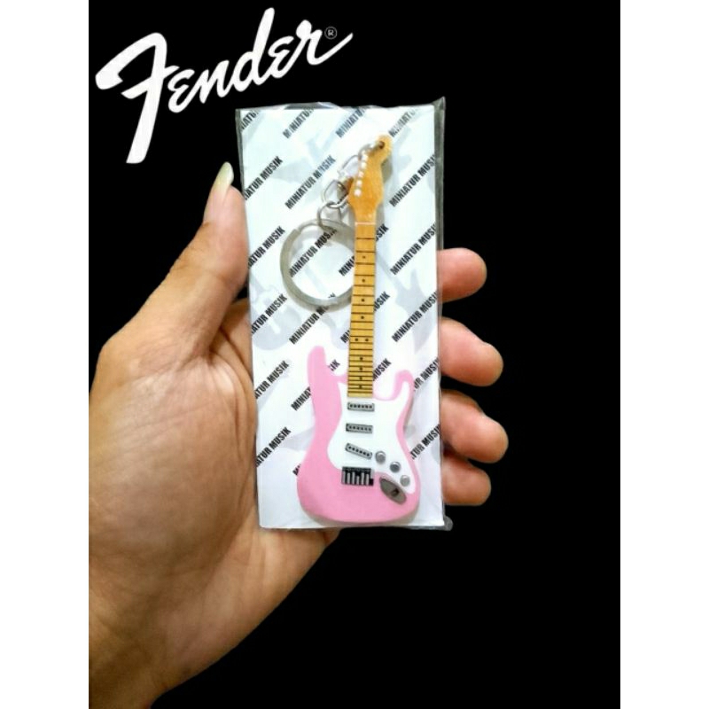 GANTUNGAN KUNCI GITAR FENDER STRATOCASTER SOFT PINK