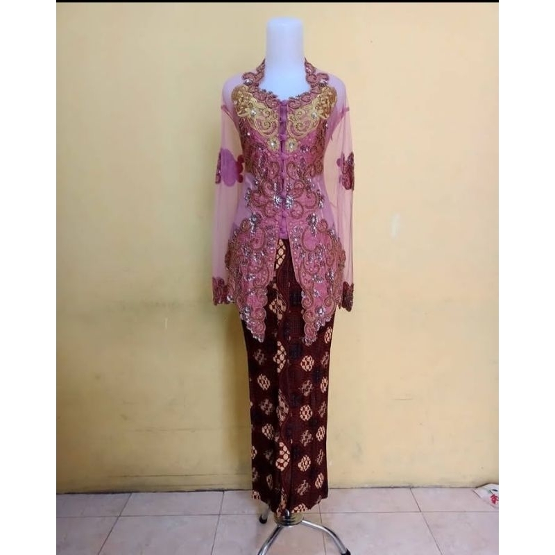 Kebaya Among Tamu