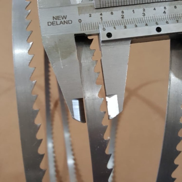 OSCAR MATA BANDSAW BAND SAW 14 INCH MJ3435 LEBAR 10 MM Berkualitas