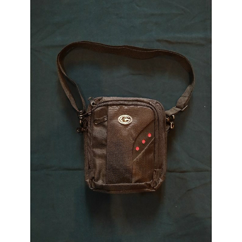 TAS SELMPANG/TREVELPOUCH GEORN + SUDAH ADA RAINCOVER
