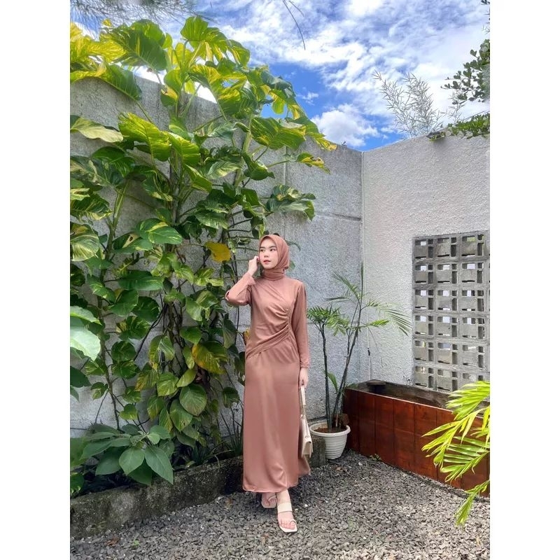 FEYRA DREES // GAMIS SATIN // MAXMARA SATIN SILK // gamis pesta