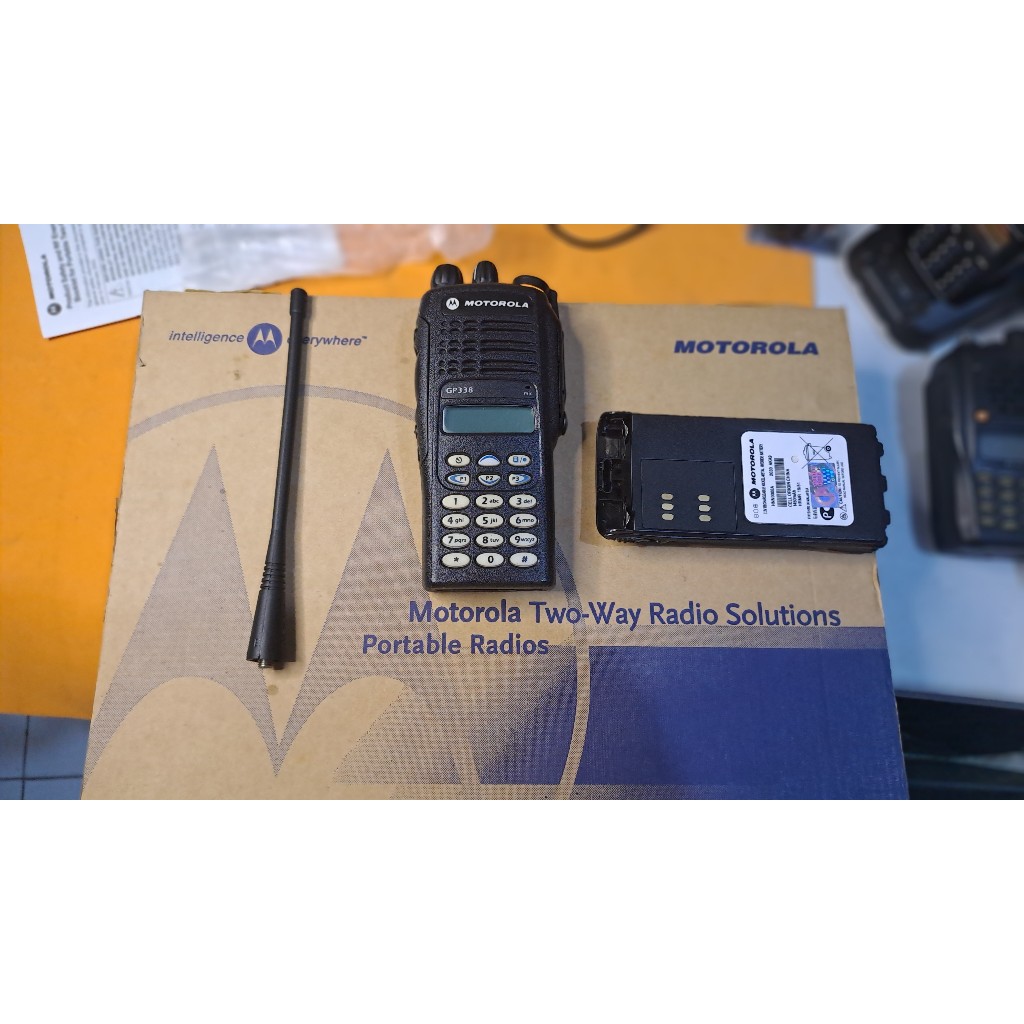 Ht Motorola Gp338 Uhf 403 mhz sd 470mhz Bekas Seperti Baru Normal Motorola GP 338 bekas dan mulus mo