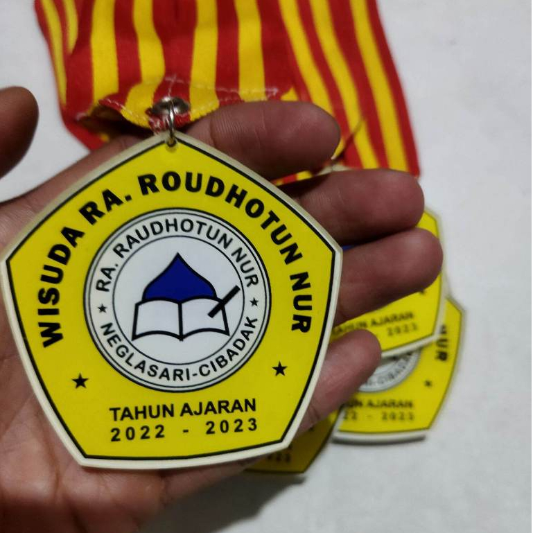 

Medali Akrilik RA. Roudhotun