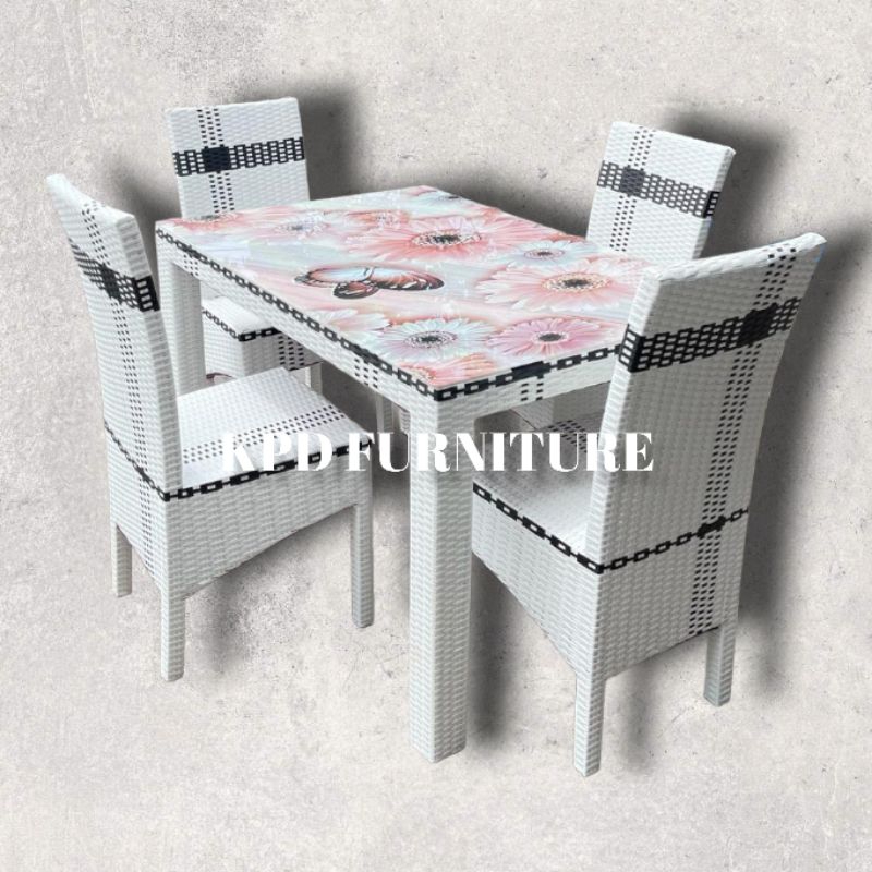 Meja Makan Rotan 4 kursi