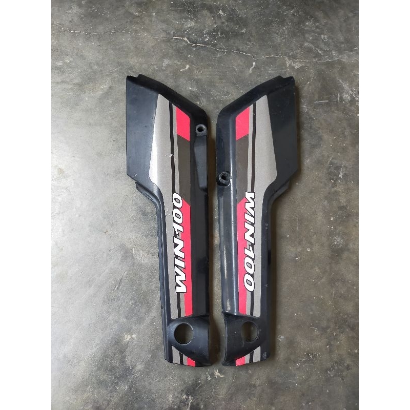 Sepasang Bodi Belakang Tengah Tutup Aki Side Cover Honda Win100 Win 100 Original Bekas Copotan Motor