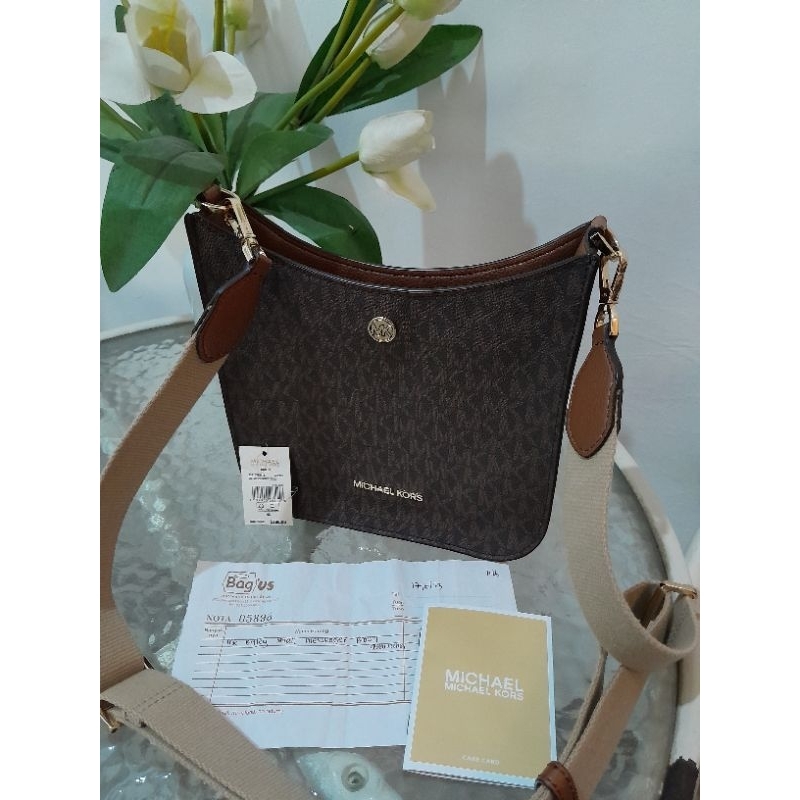 Preloved Tas Michael Kors MK Briley Small Messenger