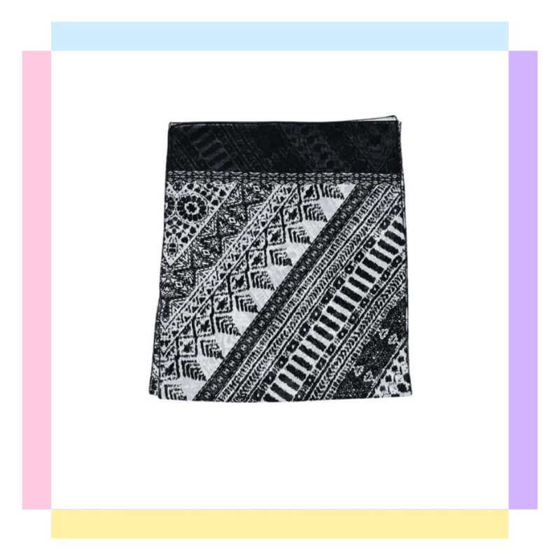 Syal motif kotak kotak hitam / Syal hitam / Syal leher / Syal korea / Oleh oleh