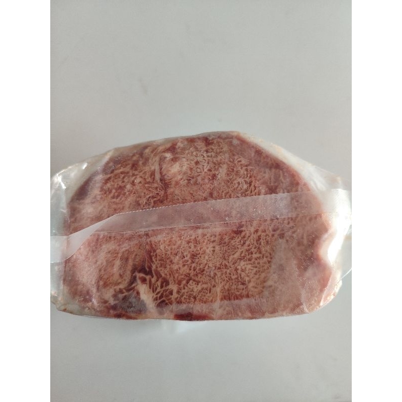 Tenderloin Meltique Wagyu Beef Steak 1kg isi 7