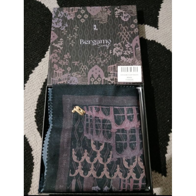 prelove bergamo scarf heylocal black