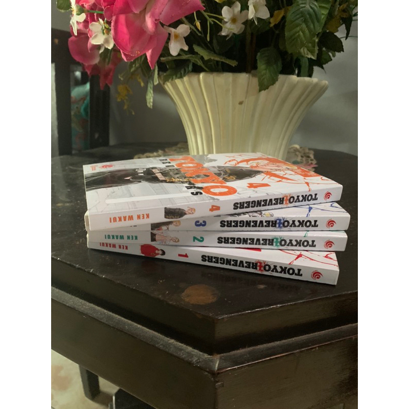 KOMIK TOKYO REVENGERS VOL 1 VOL 2 VOL 3 VOL 4 (CEK DESKRIPSI)