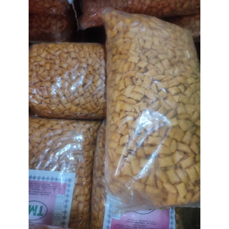 

snack cemilan pang pang original dan pedas