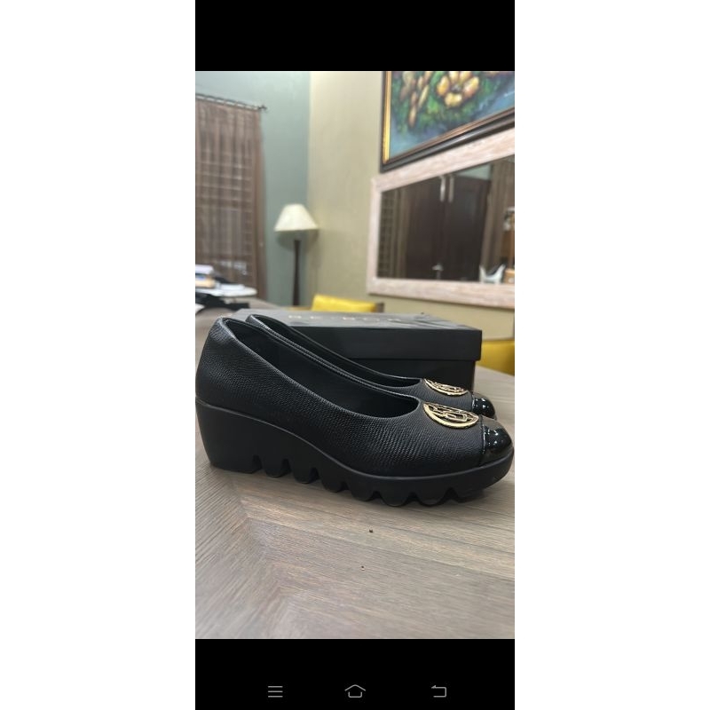 PRELOVED WEDGES SHOES BEBOB (ukuran 39)