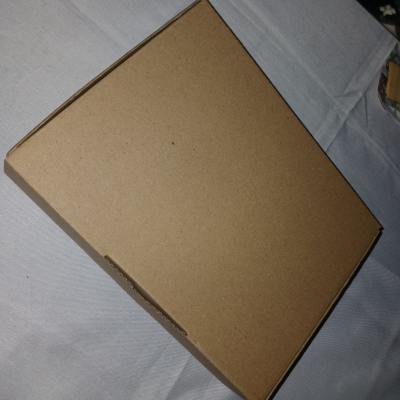 

Box ukuran 22 x 17 x 3