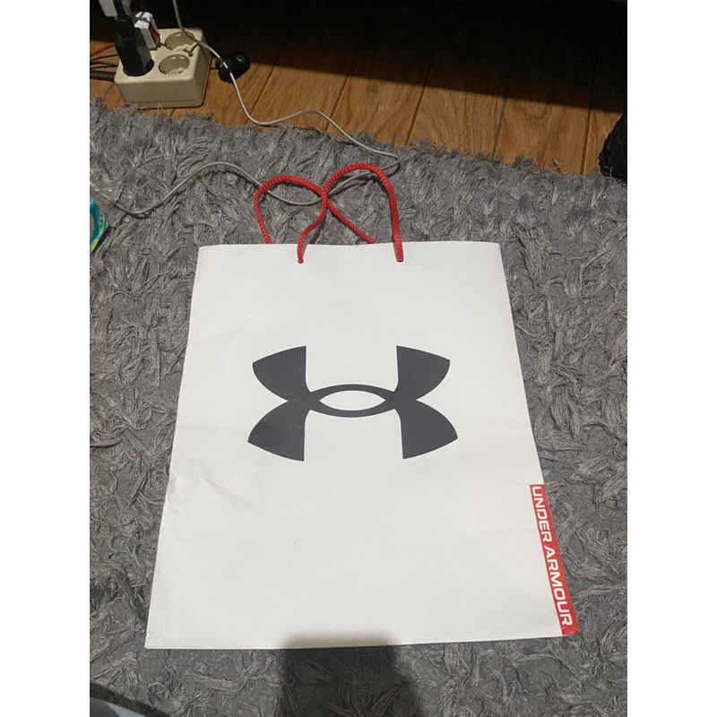 

Paperbag Underarmour