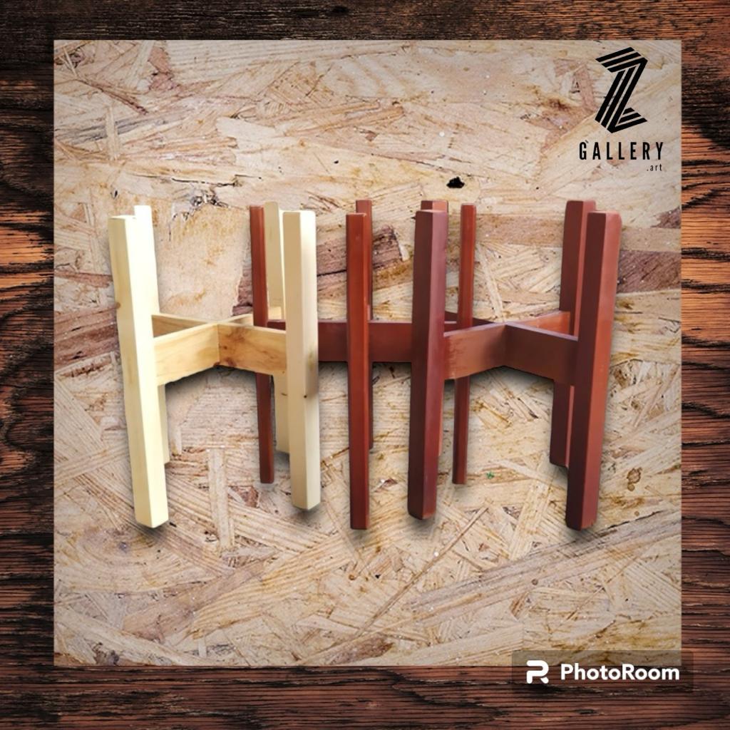 Standing Pot Kayu Jati Belanda