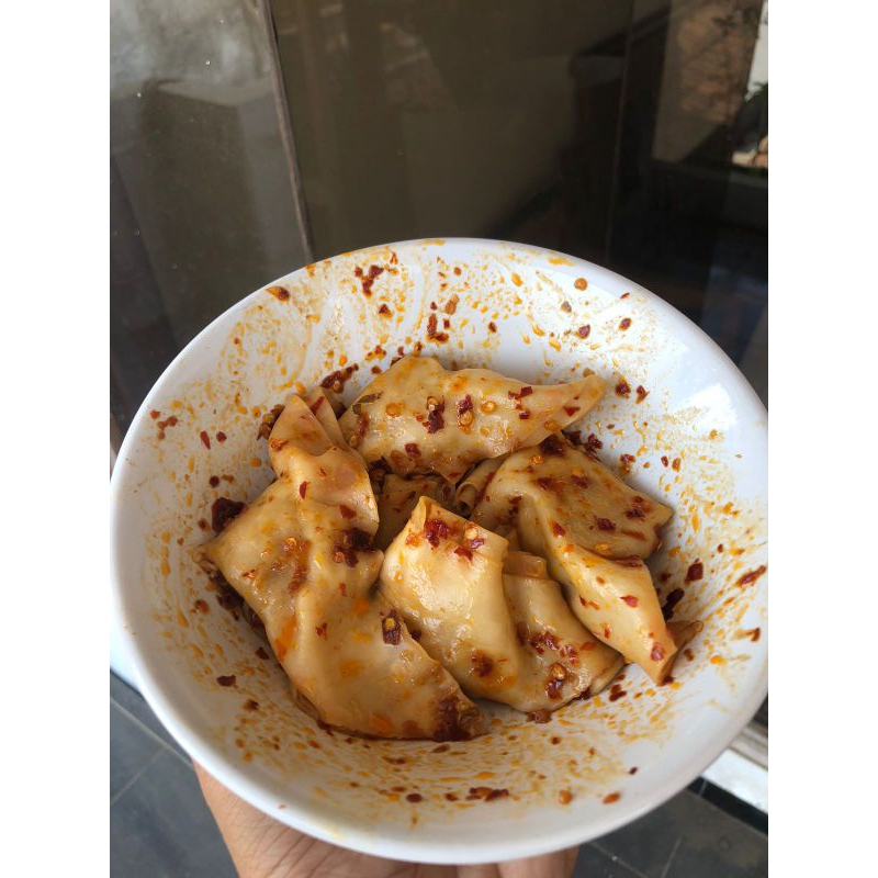 

WONTON BASAH ISI AYAM DENGAN CHILI OIL PRAKTIS TANPA PENGAWET