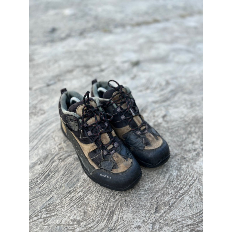 sepatu gunung second original blackyak
