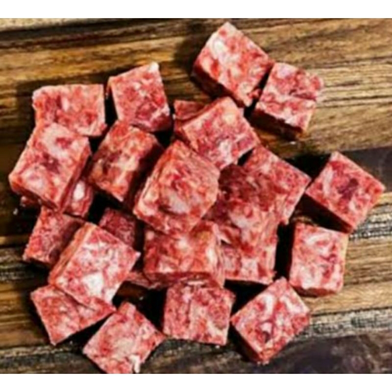 

Saikoro Beef Wagyu Meltique 1 kg / Daging Saikoro 1 kg