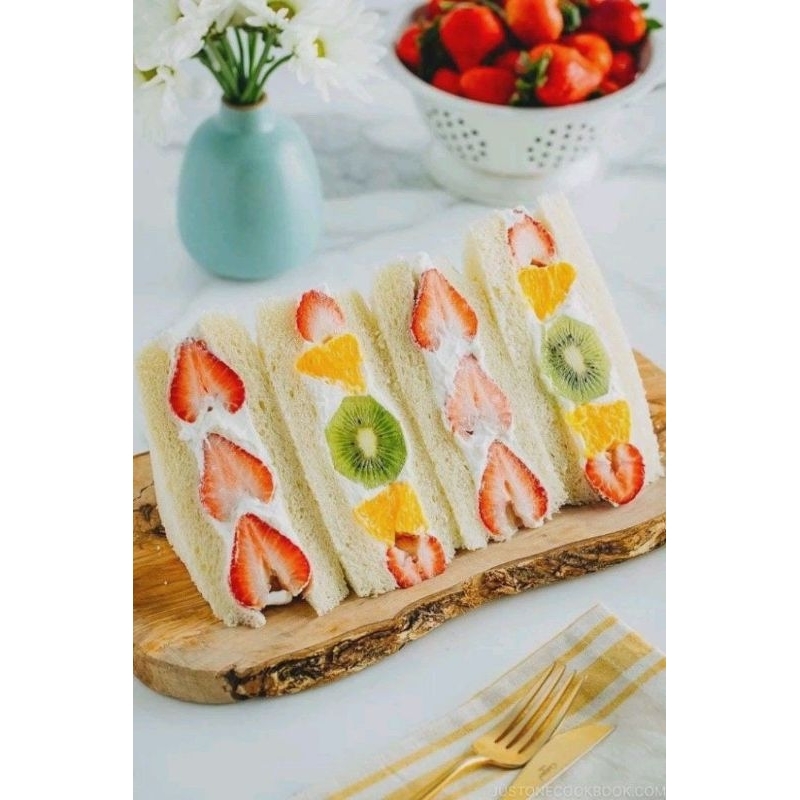 

Sando fruit sandwich