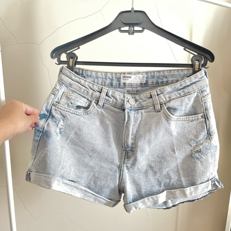 BERSHKA denim shorts - celana pendek jeans - preloved
