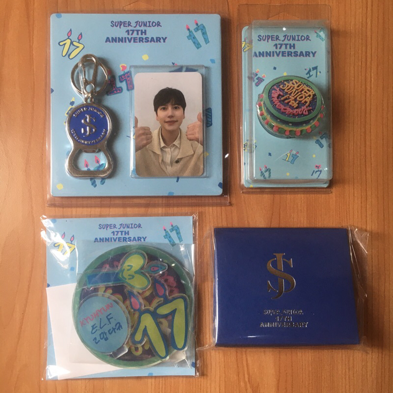 [READY STOCK OFFICIAL] Super Junior 17th Anniversary MD Kyuhyun Lucky Card Opener Key Ring Acrylic S