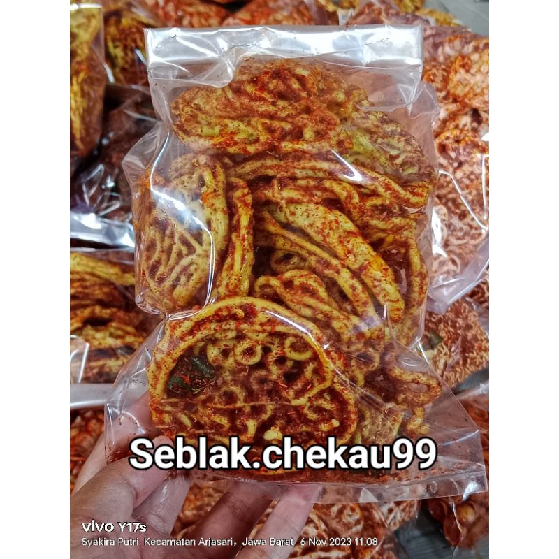 

100gr seblak kering kerupuk mie pukmi daun jeruk