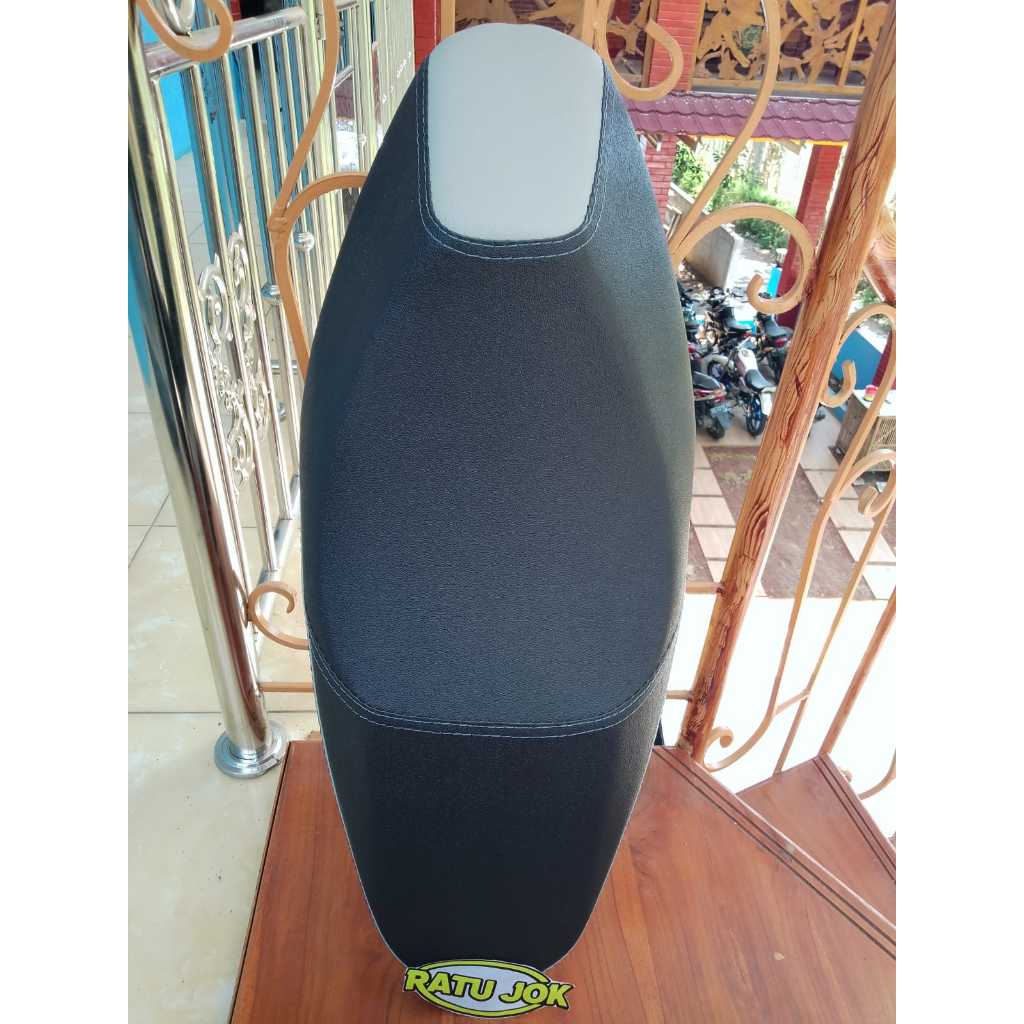 Jok mio M3 model roadrace double seat variasi abu-MIO M3 VARIASI ABU ROADRACE DOUBLESEAT