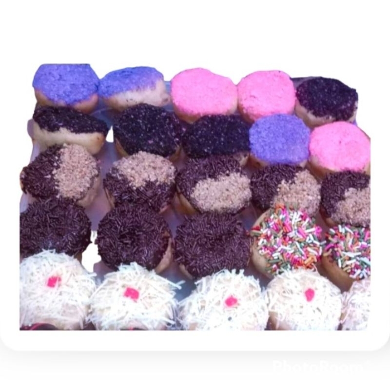 

Donat Mini per box kecil isi 6 buah /Donat Murah Berkualitas