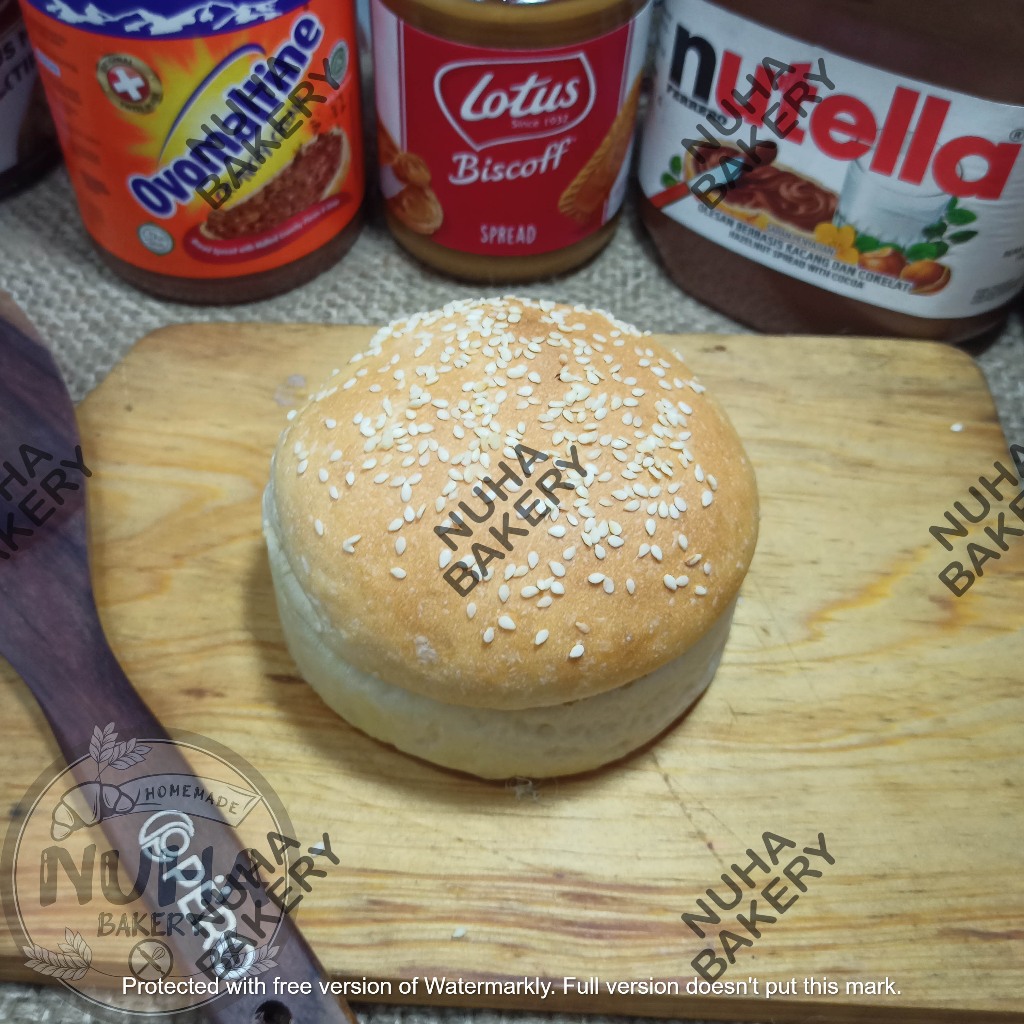 

Roti Burger 12 cm-120 gr Bun Wijen Nuha Bakery