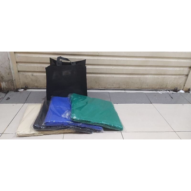 

tas spunbond buat nasi kotak atau box 30 (36*26*36) isi 12 pcs terlaris dan termurah