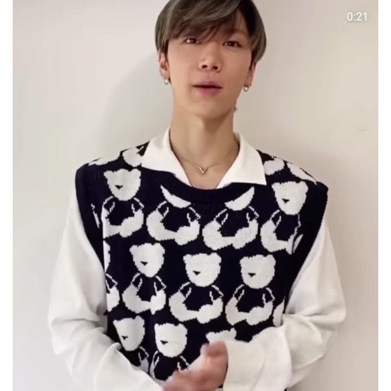 Aqo studio space bear knit vest original