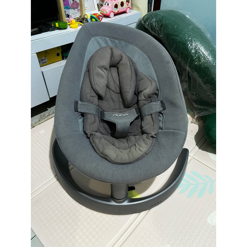 preloved nuna leaf grow bouncer